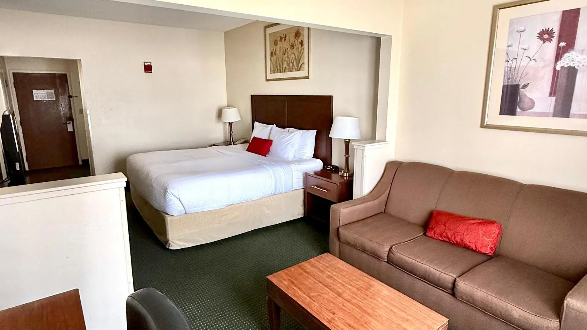 Hotel Ramada By Wyndham Denver International Airport