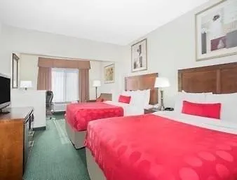 Ramada By Wyndham Denver International Airport 3*,