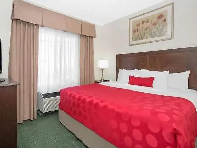 Ramada By Wyndham Denver International Airport Hotel